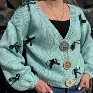 Women’s cardigan oversize merinos cardigan embroidered cardigan bomber Chunky knit cardigan cardigan with bows bright cardigan cropped