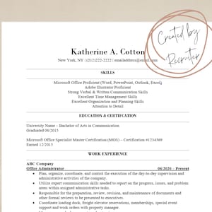 Pode incluir: Um currículo para Katherine A. Cotton, listando suas habilidades, educação e experiência profissional.  Ela é proficiente em Microsoft Office, Adobe Illustrator e possui fortes habilidades de comunicação.  Ela possui um Bacharelado em Comunicação e uma Certificação de Mestre em Especialista em Microsoft Office.  Ela trabalhou como Administradora de Escritório na ABC Company de junho de 2020 até o presente.