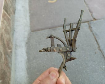 Ornamento/figura/decorazione in bronzo antico per orologio da camino francese in bronzo - XIX secolo.