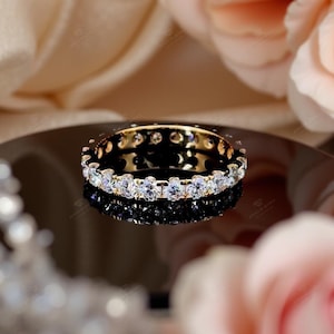 Lab Zuchtdiamant Eternity Trauring 3.5 mm Rund U Pavé 2.90 CTW