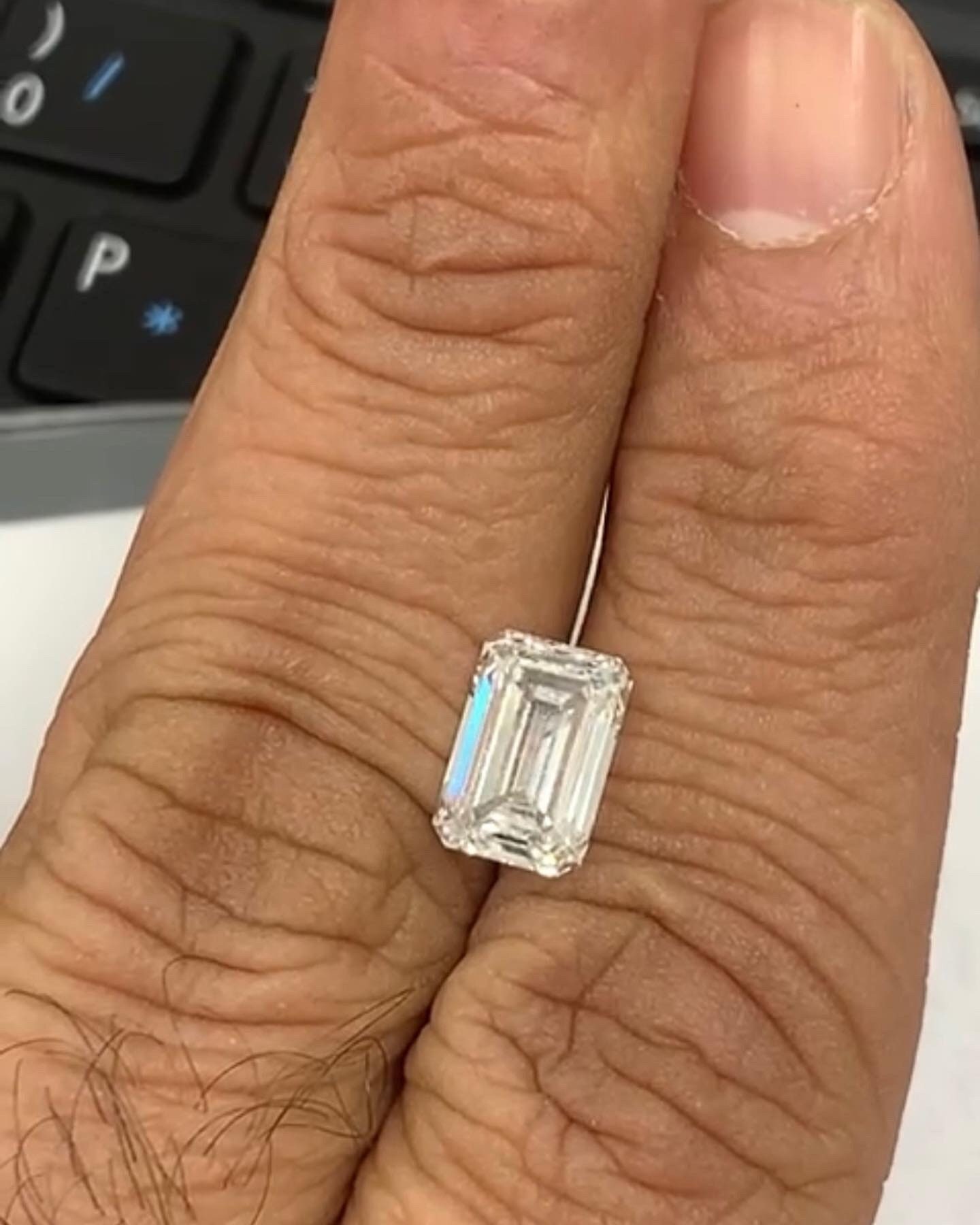 3.01ct D VS1 エメラルドカット ラボグロウンダイヤモンド：IGI認定