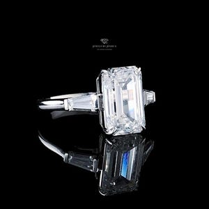 Anillo de compromiso Electra / Diamante de laboratorio de tres piedras con corte esmeralda / Anillo Trinity con baguette cónica de 4,50 ct imagen 3
