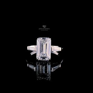 Anillo de compromiso Electra / Diamante de laboratorio de tres piedras con corte esmeralda / Anillo Trinity con baguette cónica de 4,50 ct imagen 7