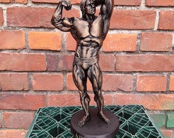 Statuetka Arnolda Schwarzeneggera z podstawą - wysokość 20/25/38/55 cm (sesja zdjęciowa w brązie)