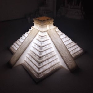El Castillo, Chichen Itza lamp - pyramid of Kukulkan miniature lamp