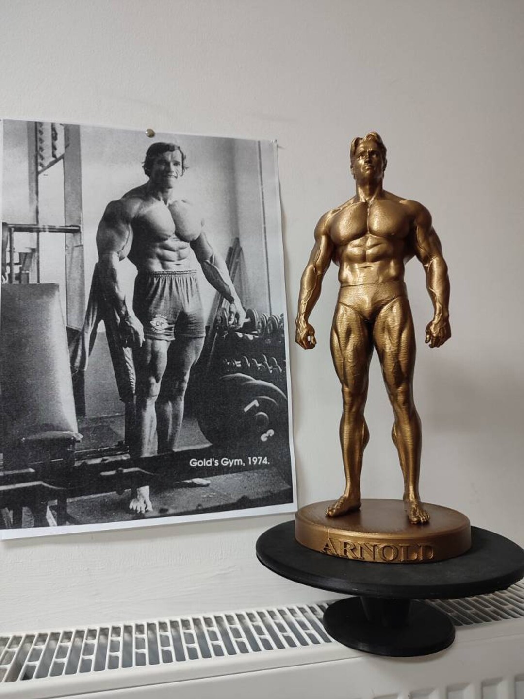 arnold schwarzenegger mini statue