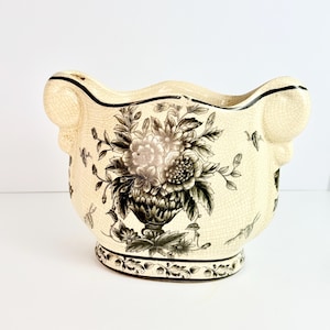 Vintage porcelana Jardinière Cache-Pot/Palnter jarrón crema con patas y flores negras