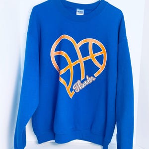 Vintage Oklahoma City thunder, unisex Y2K crewneck sweatshirt. Size Large