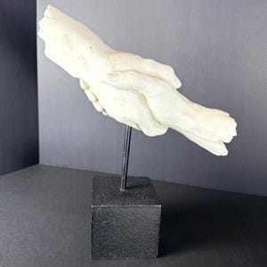 ギリシャのアート 握手の石彫刻 黒い台座付き Handshake statue - Etsy 日本