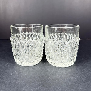 Vintage Indiana Glas Diamond Point Bar Set mit 2 Old Fashion Gläsern. MCM Barwagen. schwere Gläser.