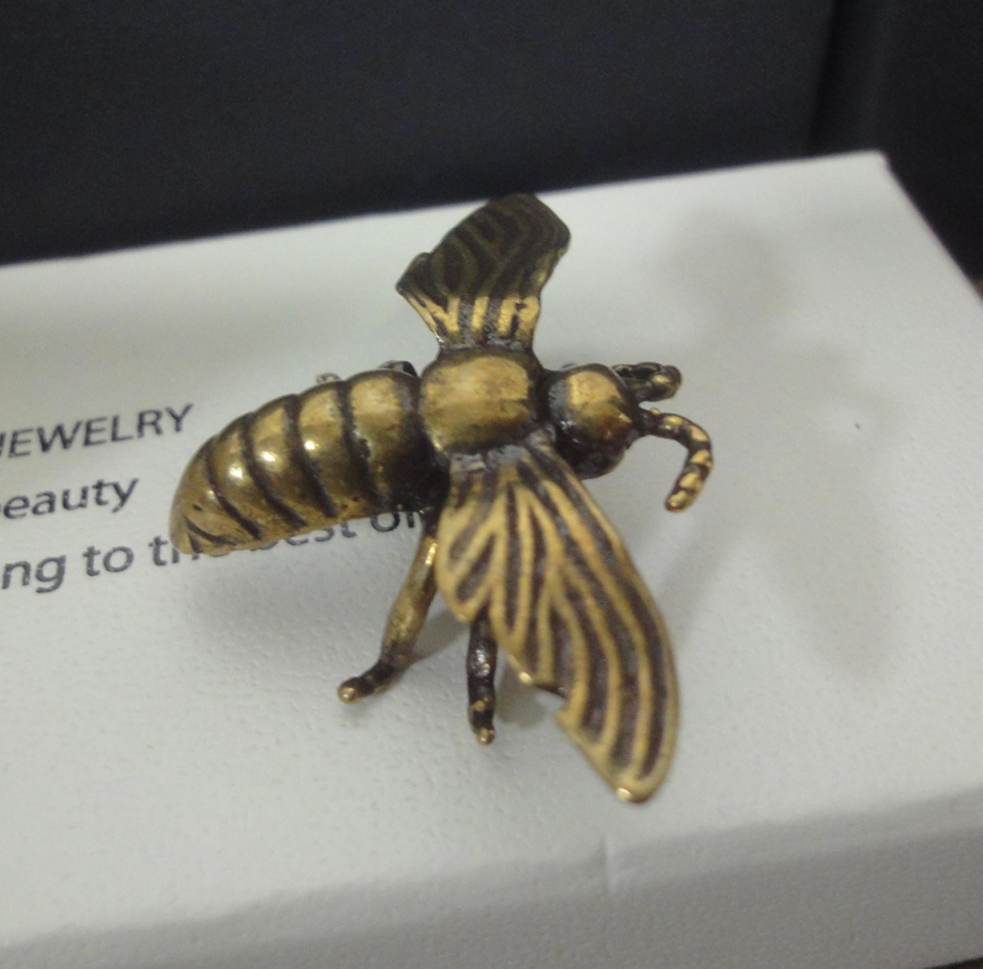 Retro Solid Brass Small Honey Bee Figurine Statue for Home Decorating & Gift Box