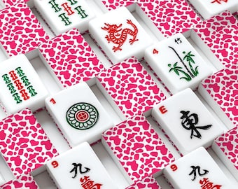 Ensemble de tuiles de mahjong américain coeur rose, tuiles de jeu de mahjong personnalisées avec jokers, joli cadeau de mahjong en acrylique pour une soirée de jeux en famille