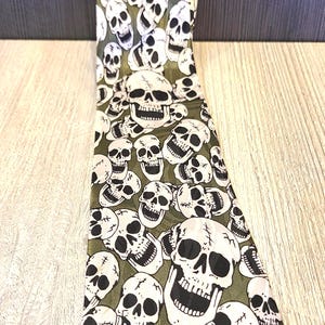 Halloween skull necktie. Men&#39;s tie. Halloween costumes