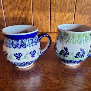 Polish pottery bubble mugs by Boleslawcu.