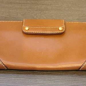Cole Haan woman's wallet. Clutch. Vintage leather.