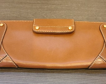 Cole Haan woman's wallet. Clutch. Vintage leather.