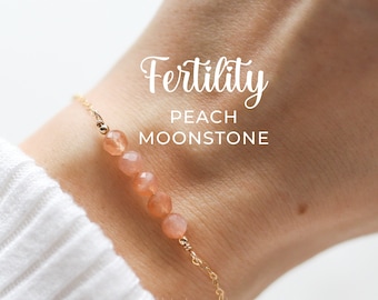 Pulsera de cristal de fertilidad / piedra lunar de melocotón, oro de 14 quilates lleno / regalo de FIV, pulsera de embarazo, joyería de fertilidad, mamá para ser idea de regalo