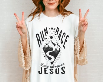 Christian Shirts Women Jesus Tshirt Run the Race Bible Verse T-shirt Trendy Faith Based Tee Oversized T Shirt Religious Clothing Streetwear