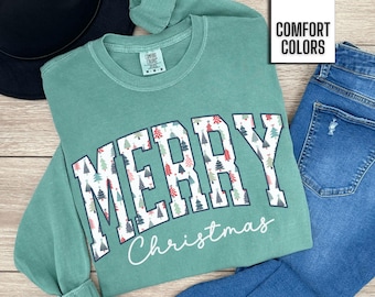Merry Christmas Long Sleeve Shirt Comfort Colors Christmas Tshirt for Women Cute Merry Christmas Tee Holiday T Shirt Christmas Tree Winter