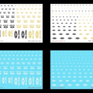 Op de afbeelding: Vier vellen met waterschuifstickers met het Vault-Tec logo en tandwielpictogram in verschillende maten van 2 mm tot 10 mm. De vellen bevatten zwarte, gouden en witte ontwerpen op witte en lichtblauwe achtergronden met de tekst Vault-Tec.