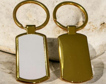 Llavero oblongo dorado grabado con foto: Regalo personalizado para atesorar