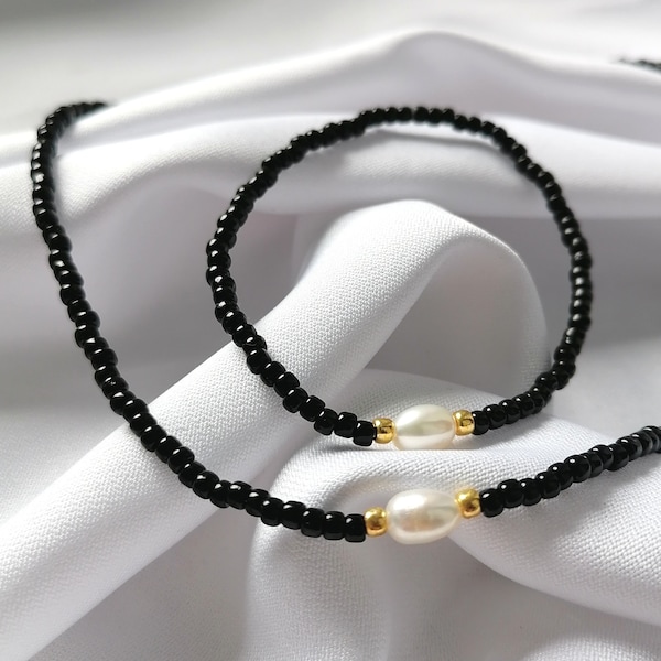 Necklace and bracelet set, black and gold toho beads, natural white pearl, minimalistic friendship jewelry, beachy jewellery, sea inspired