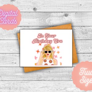 Könnte beinhalten: Eine digitale Geburtstagskarte mit einem rosa und weißen Design, das eine Frau mit blonden Haaren zeigt, die eine Sonnenbrille und ein Blumenkleid trägt. Der Text auf der Karte lautet "In Your Birthday Era".