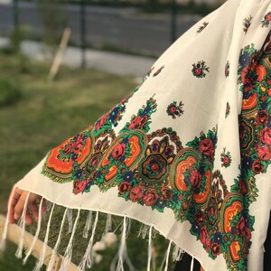 Ukrainian shawl,Floral Pashmina,Kurdish Floral Scarf,white Scarves,Kurdish Ethnic Wraps,Foulard Kurde