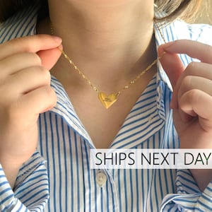 Personalized Engraved Name Heart Necklace, Gold Family Name Necklace, Custom Heart Charm Necklace, Silver Date Heart Pendant, Birthday Gift