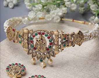 Tempel-Halsketten-Set mit antik vergoldetem rotem und grünem Stein und Ohrring | Schmuckset für Frauen / Indisches Schmuckset