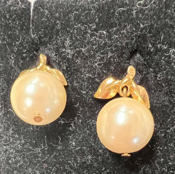 Vintage Avon Pearl Earrings - image 1