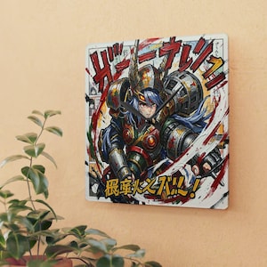Op de afbeelding: Vierkante wandklok met een manga-stijl illustratie van een krijger in sierlijke bepantsering met blauw haar. De klok heeft Japanse tekst en een stripboek-stijl ontwerp met rode en witte accenten.