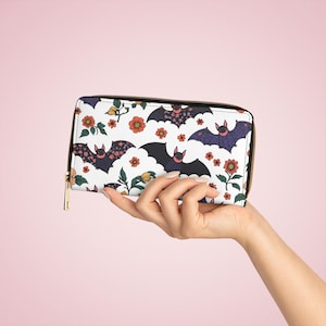 Cartera con cremallera, accesorio de diseño con diseño de murciélago floral, bolso de mano con bonito estampado de murciélago, cartera estilo gótico, regalo de Halloween