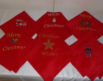 Lot de 6 serviettes de table de Noël, serviettes en polyester rouges avec motif de Noël brodé. 6 serviettes en tissu.