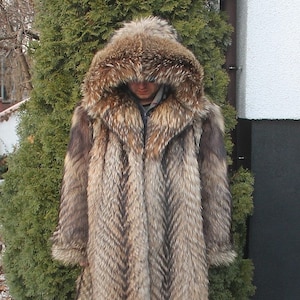 Last pre-season SALE Men&#39;s 100% Real Farmer Raccoon Fur Coat Jacket With Hood Coat Outwear 2XL/3XL