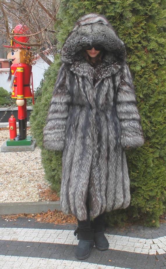 SUMMER SALE 100% Ranch American Silver Fox Fur Jacket Coat