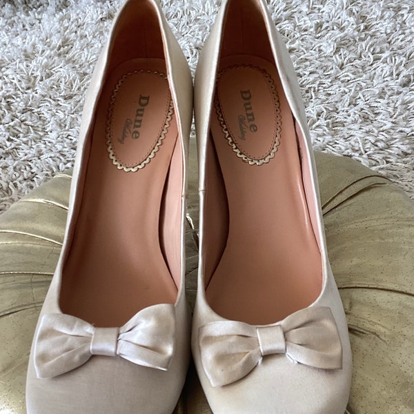 Cream Silky Dune Wedding Shoes inc Christian Dior Tights