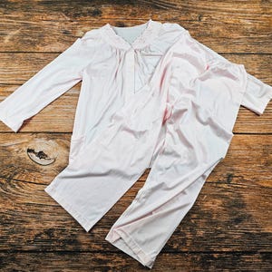 Vintage Pink Shadowline Nylon Pajama Set: Cami and Pants (S/M)