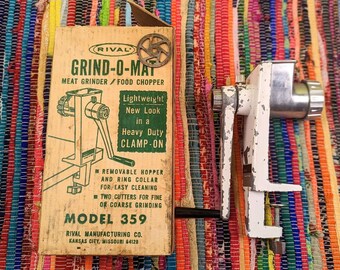 Ancien moulin à viande électrique 120 volts Rival Grind-O-Matic modèle