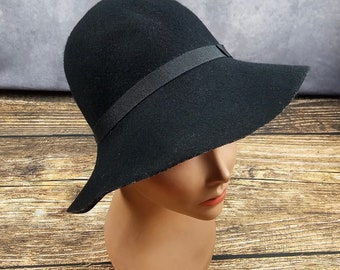 Vintage 70s Lord & Taylor Italy Made Black Womens 100% Wool  display picture 1