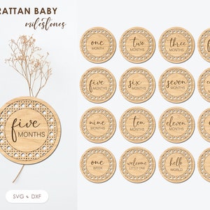 Disques svg d’étape de bébé, fichiers découpés au laser de marqueurs d’étape en rotin, signe de nouveau-né pour Glowforge, Hello world svg