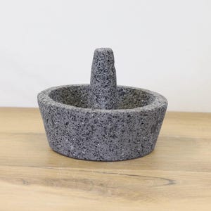 Cuenco inclinado sencillo y mortero - Piedra de lava - 8 pulgadas - Molcajete mexicano auténtico