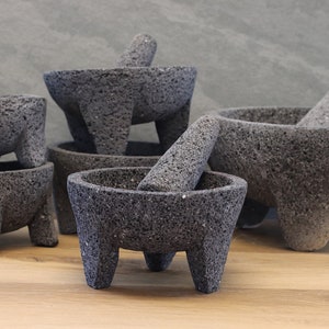 RSVP International Molcajete mexicano auténtico, 8.5 x 5 pulgadas, piedra  volcánica natural