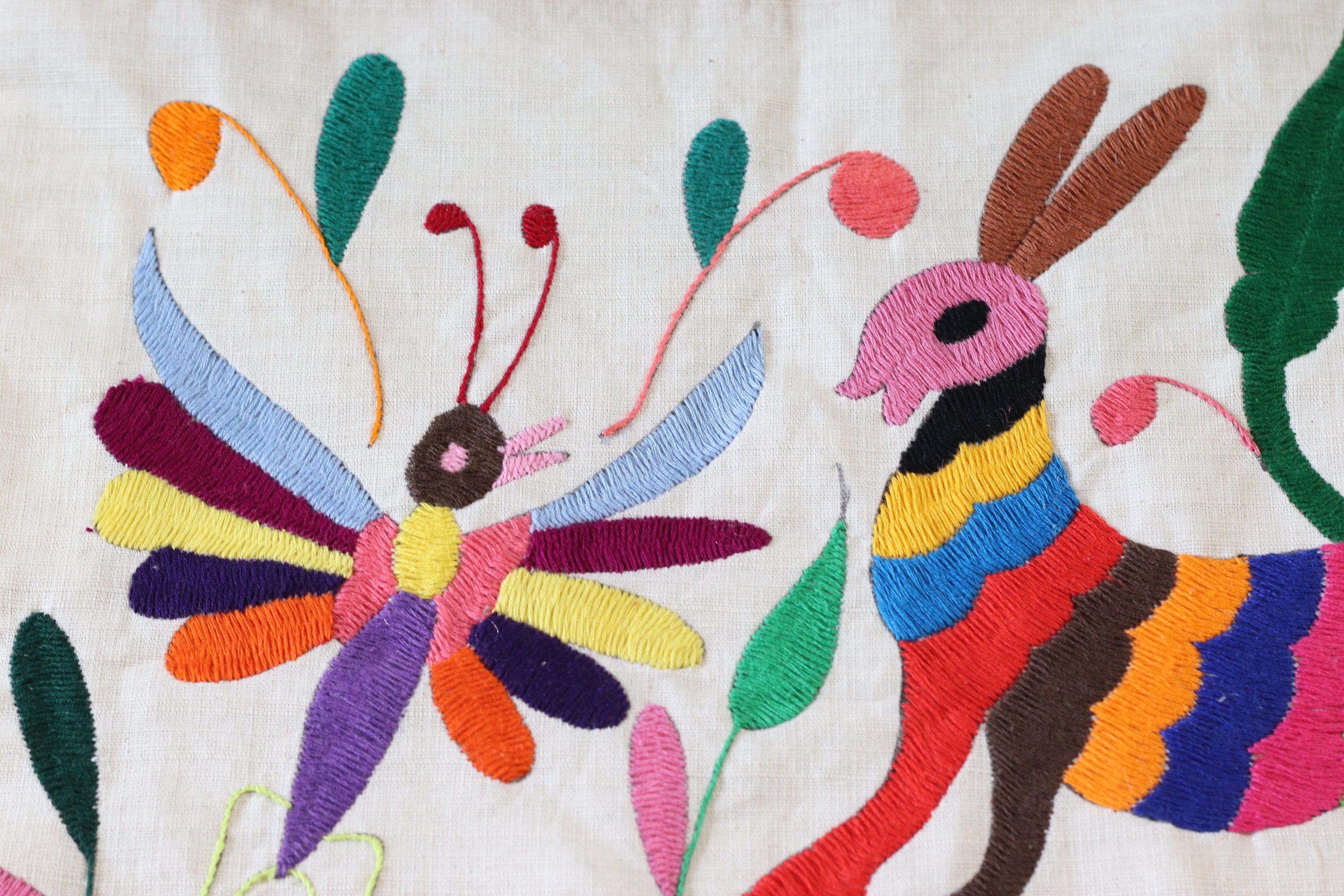 手刺繍のオトミ枕カバー：本物のメキシコテナンゴアート、16インチ×16