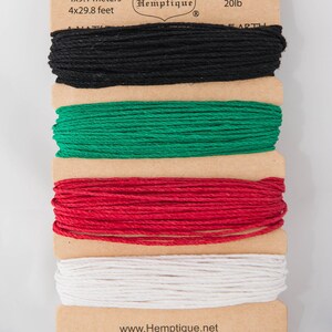 Cordón de cáñamo, 1 mm de grosor, hebras de 30 pies, cartón de 4 hebras, colores surtidos: negro, verde, rojo y blanco, prueba de 20 lb, cordón para manualidades de calidad superior