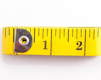 Cinta métrica de tela amarilla: 60 pulgadas / 152 cm, regla de sastre, herramienta de costura, material flexible para manualidades (1 unidad) *INVENTARIO LIMITADO*