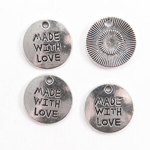 Breloques avec affirmation, « MADE WITH LOVE », argent vieilli, 19 mm plat rond, simple face, 4 unités