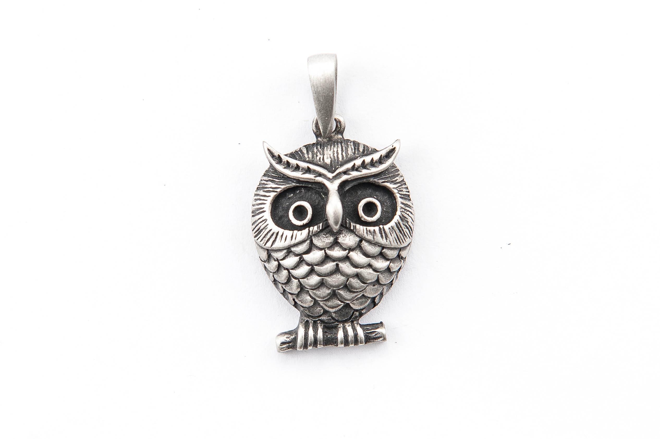 Antiqued Pewter Owl Pendant: 25x20mm Detailed Bird Focal, Jewelry Making Supply, Rustic Animal Charm