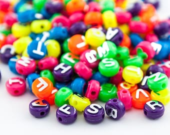 1000 Perline Acriliche Colorate Con Lettere, Cuori E Stelle - Per Braccialetti Fai Da Te