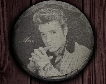 Dessous de verre ronds ou carrés naturels Elvis Presley en ardoise avec personnalisation